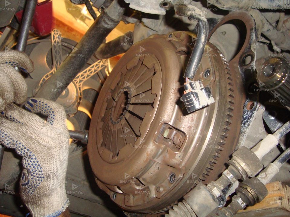Замена сцепления Toyota Carina Ed в Красноярске