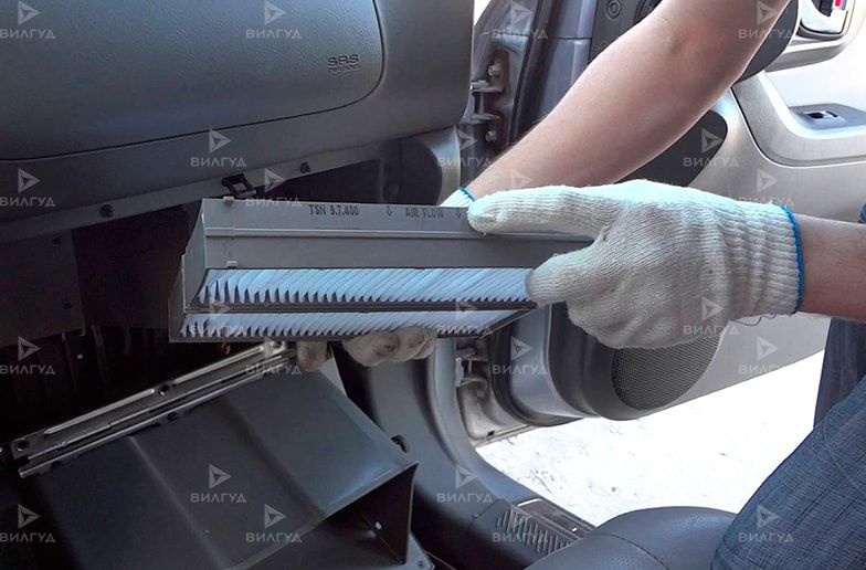Замена салонного фильтра Toyota Tercel в Красноярске