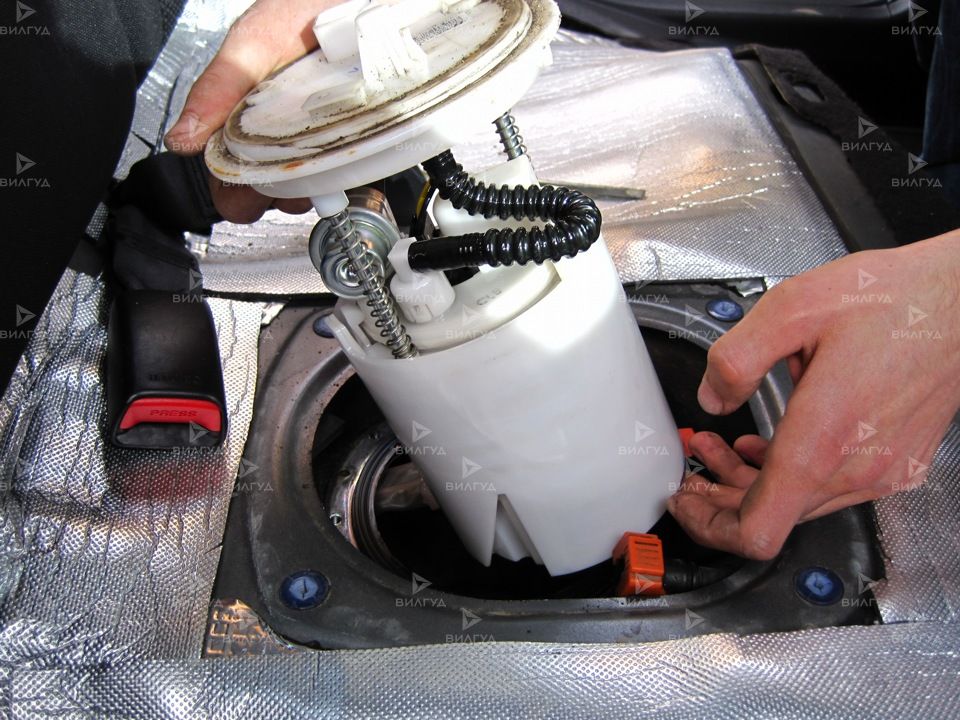 Замена топливного фильтра Peugeot Expert в Красноярске