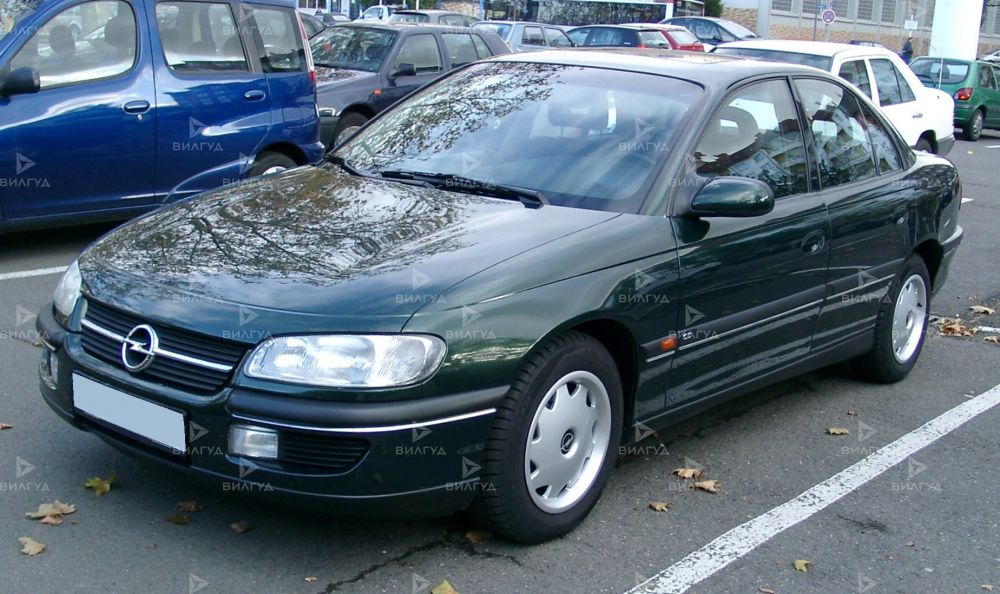 Замена водяного насоса Opel Omega в Красноярске