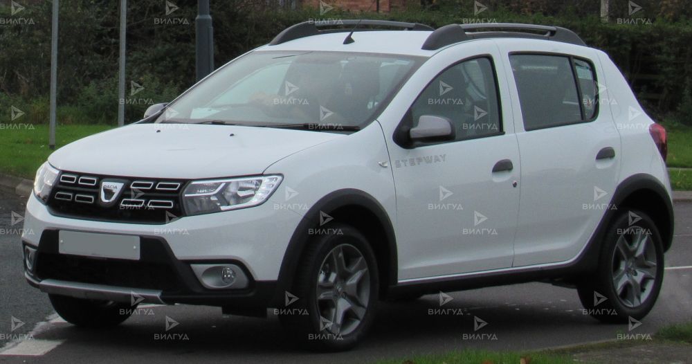 Замена водяного насоса Renault Sandero в Красноярске