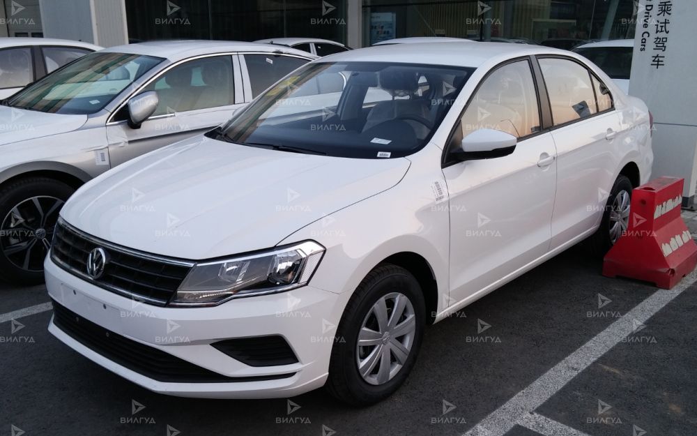 Замена сайлентблоков задней балки Volkswagen Jetta в Красноярске