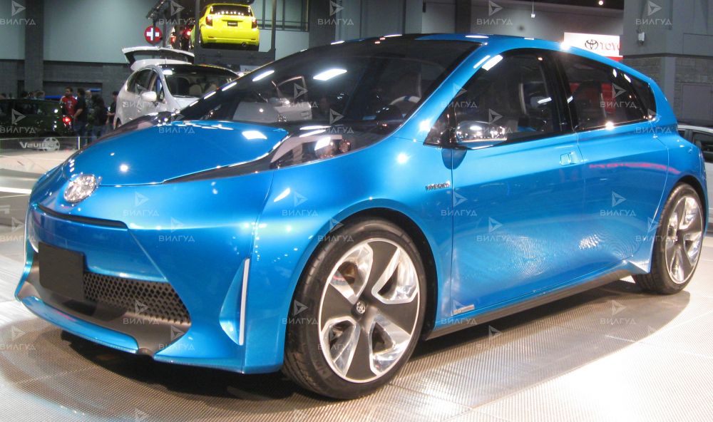Замена приемной трубы глушителя Toyota Prius в Красноярске Замена приемной трубы глушителя Toyota Prius в Красноярске