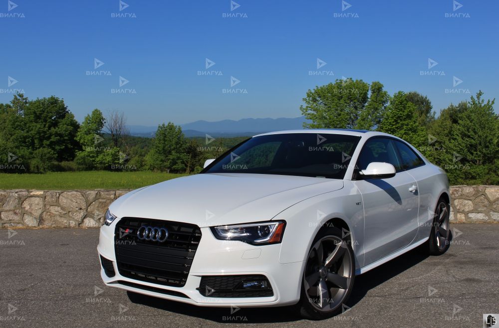 Замена масляного фильтра Audi S5 в Красноярске Замена масляного фильтра Audi S5 в Красноярске